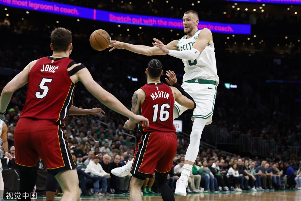 鲜明对比 鲜明对比