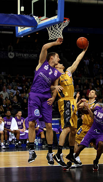 更加充分的 更加充分的